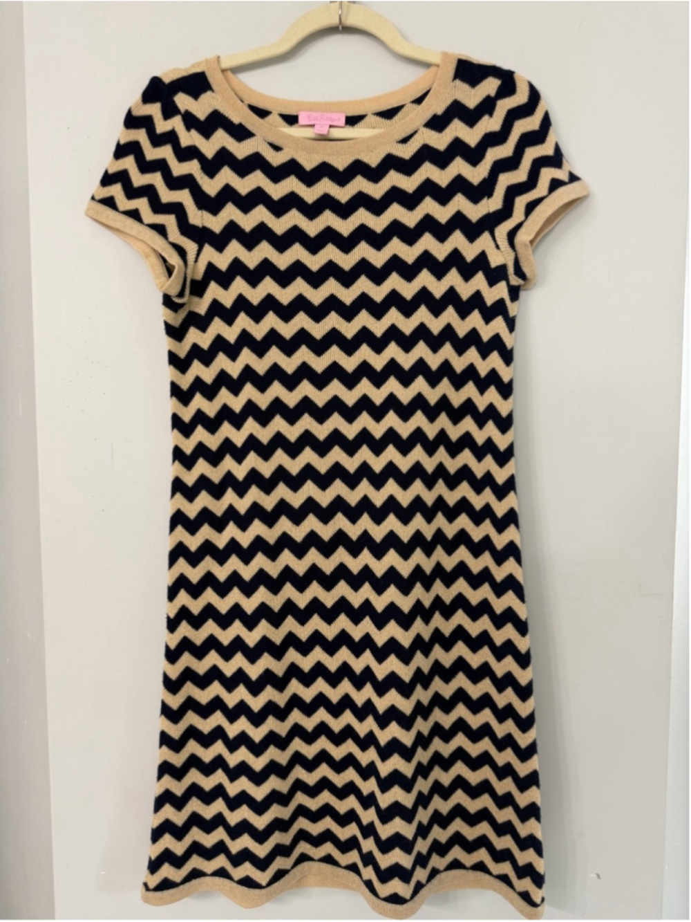 Lilly Pulitzer Gold & Navy Chevron Print Mini Sweater Dress Women’s Size Medium